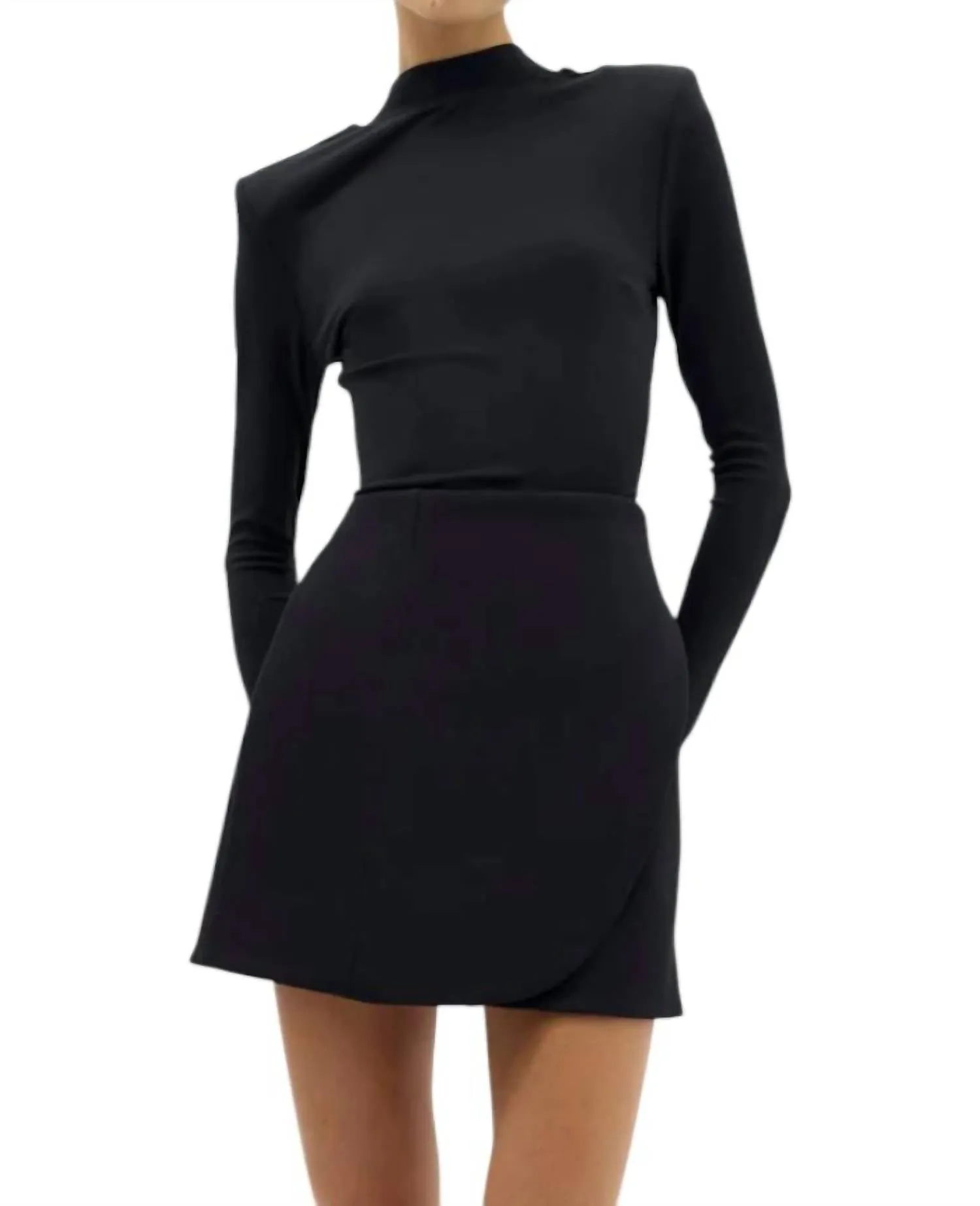 Clove Top In Black