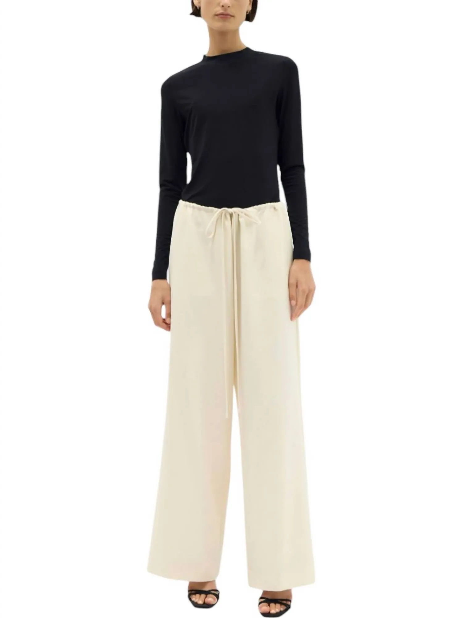 Clove Top In Black