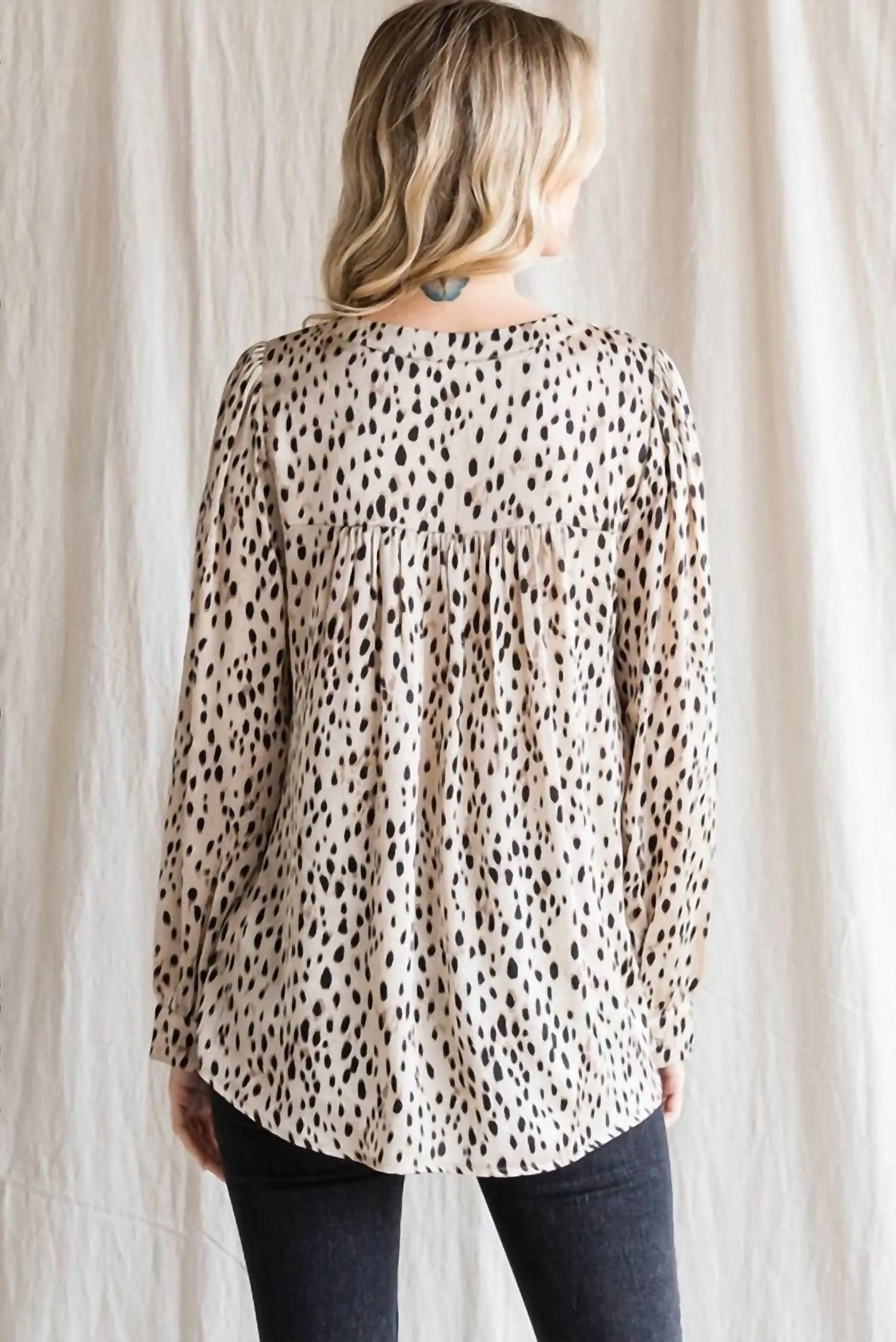 Dot Print Long Sleeves Top In Taupe