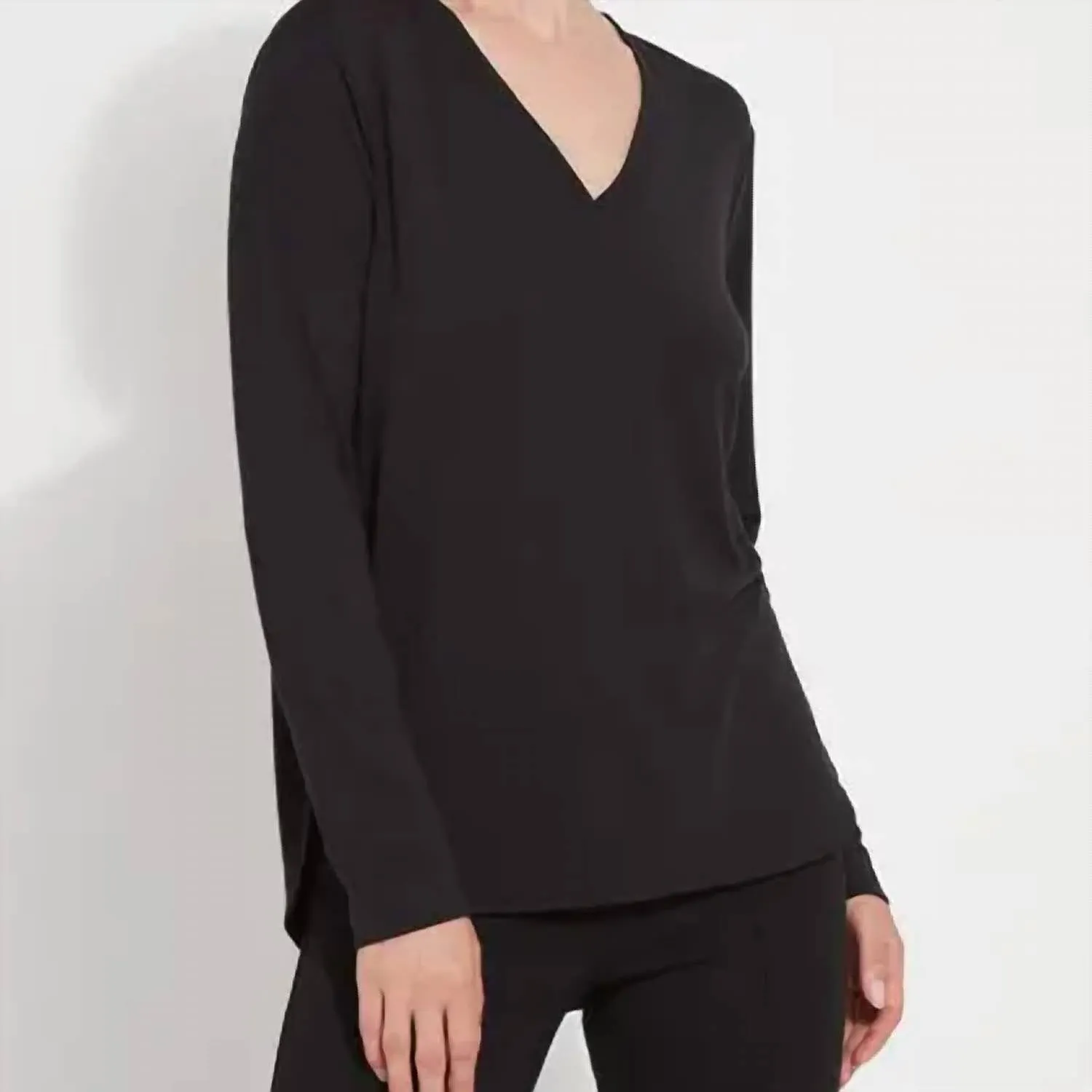 Eliana V-Neck Top In Black