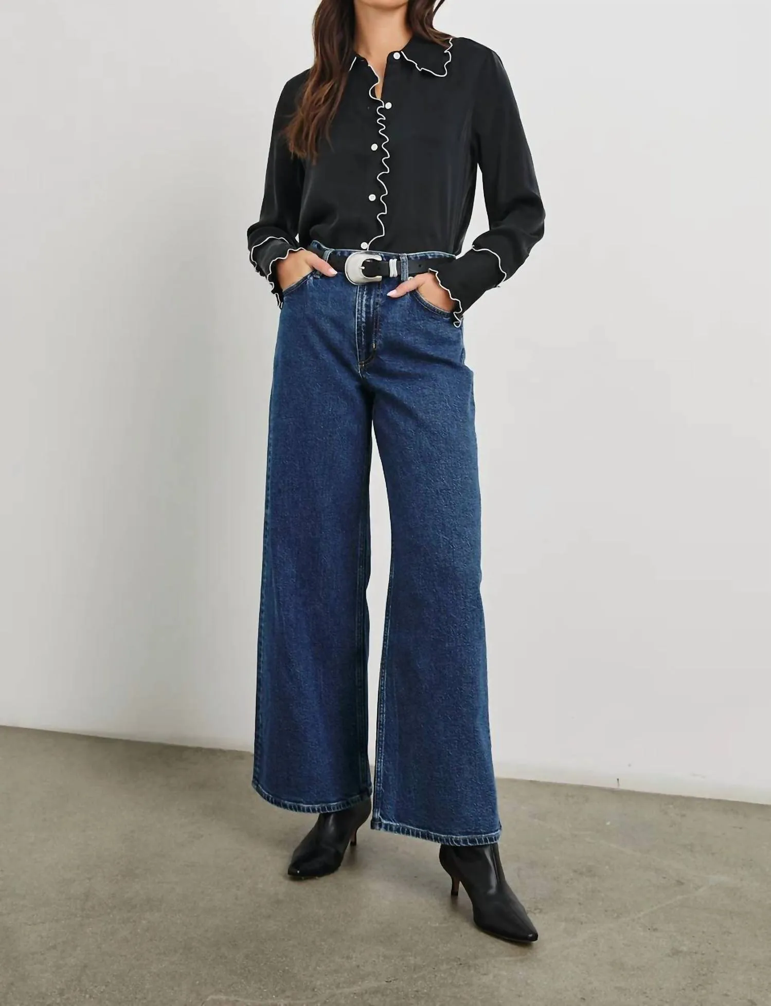 Fia Blouse In Black W/ White Piping