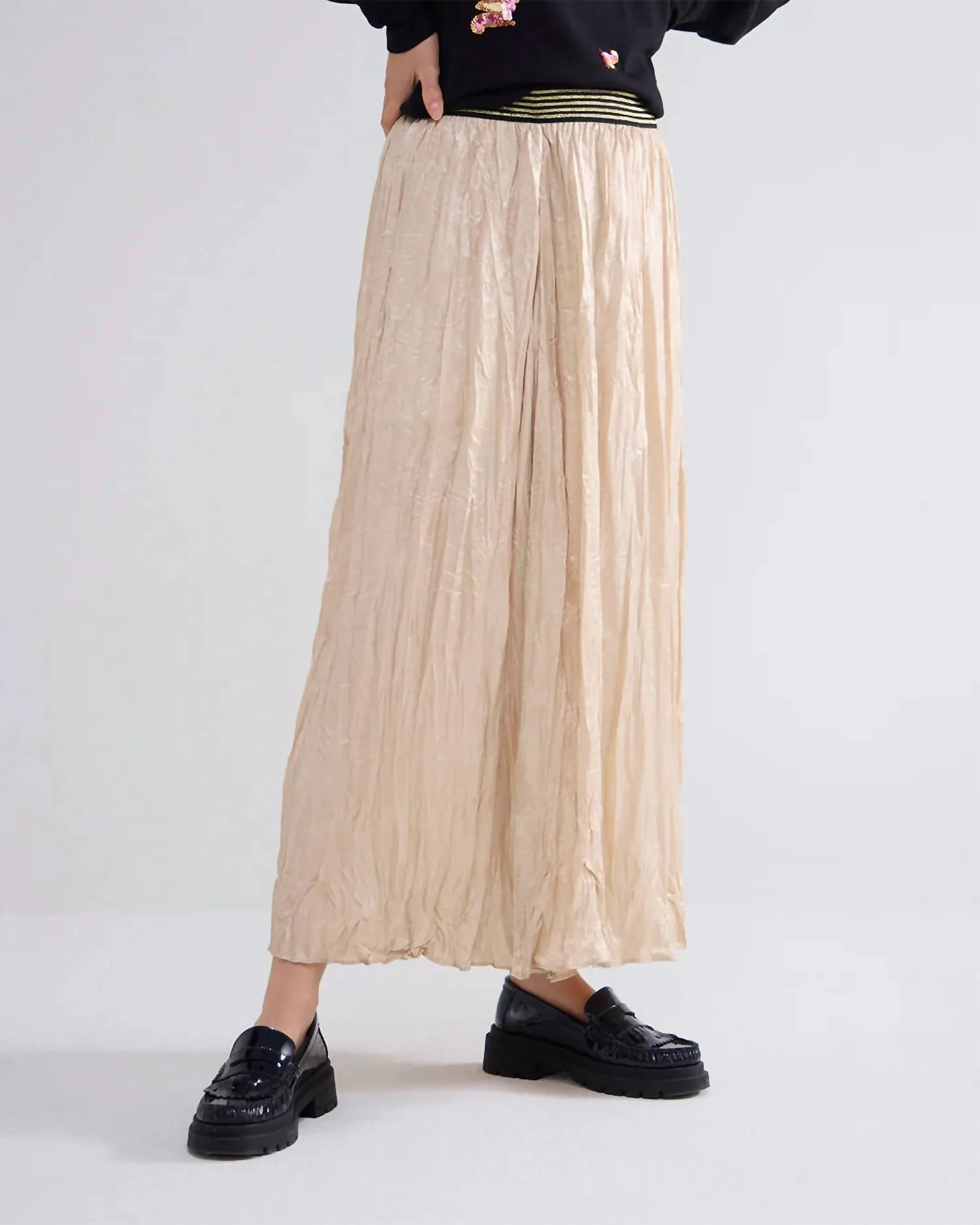 Lamee Skirt With Side Pockets In Gold