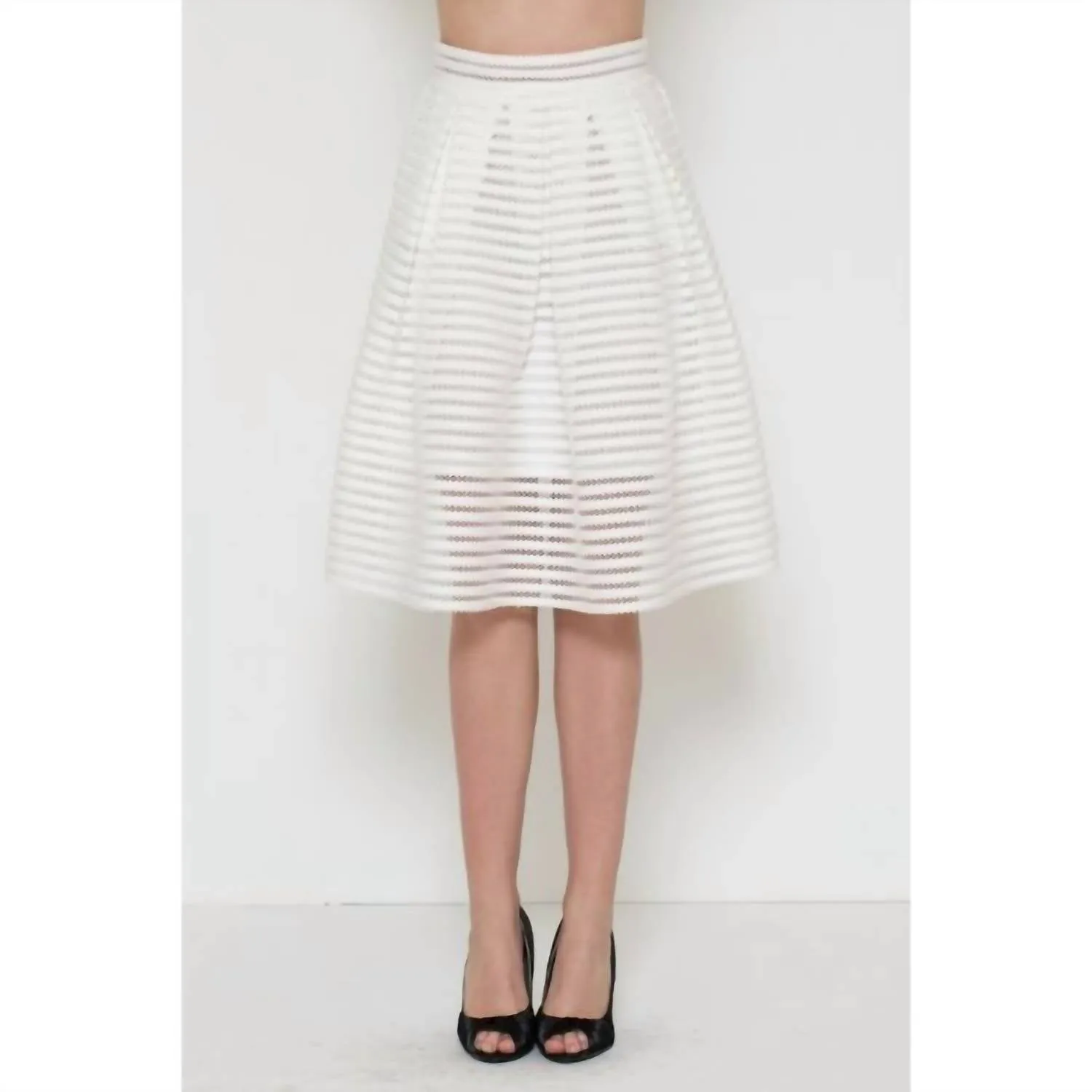 Sassy Silhouette Skirt In Ivory