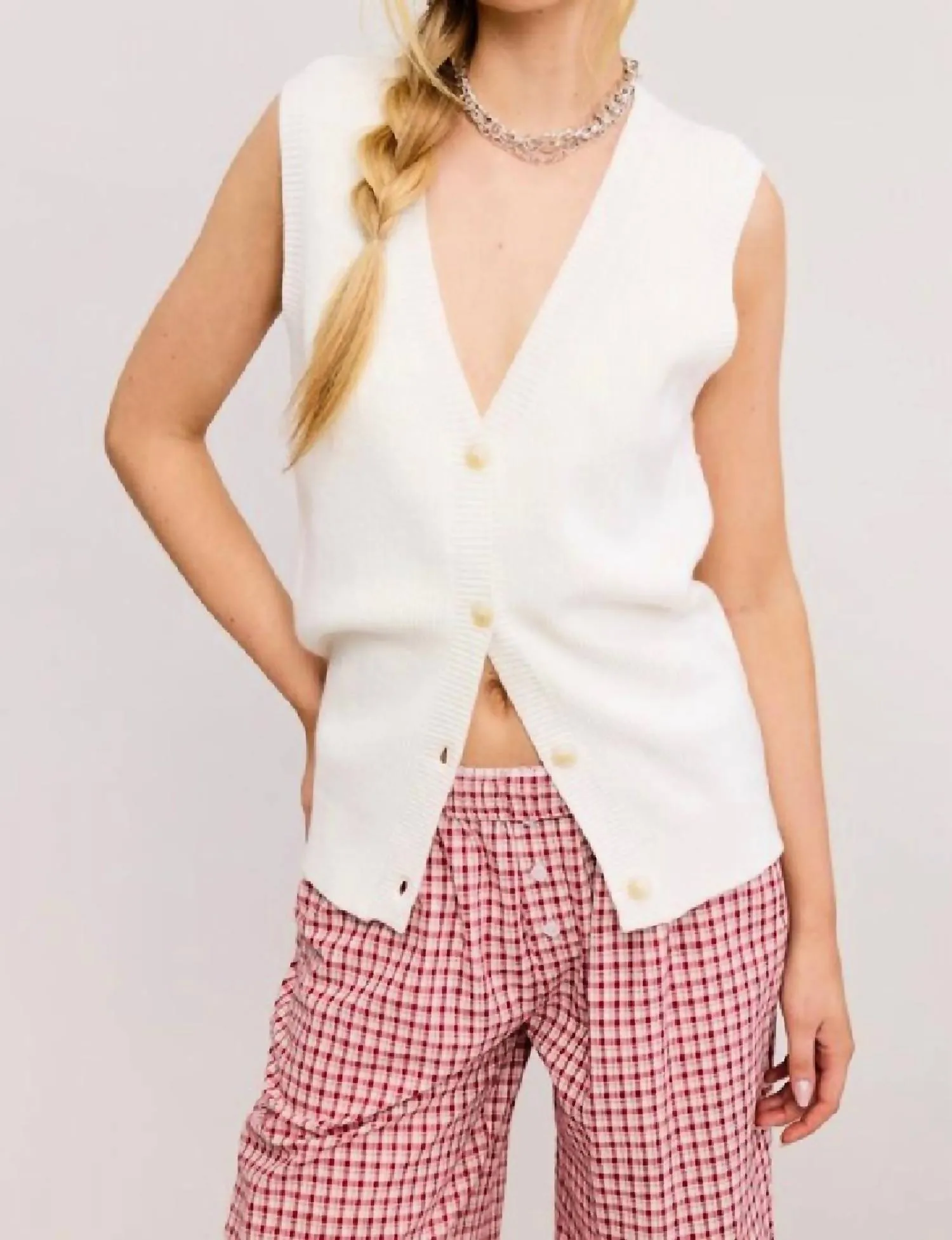 Sleeveless Button Up Sweater Knit Vest In Off White