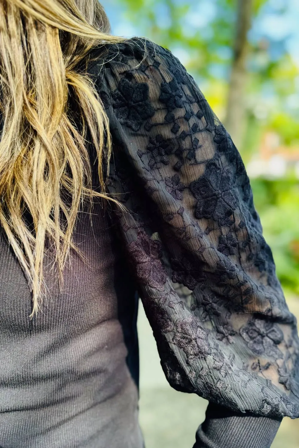 Sloan Top In Black