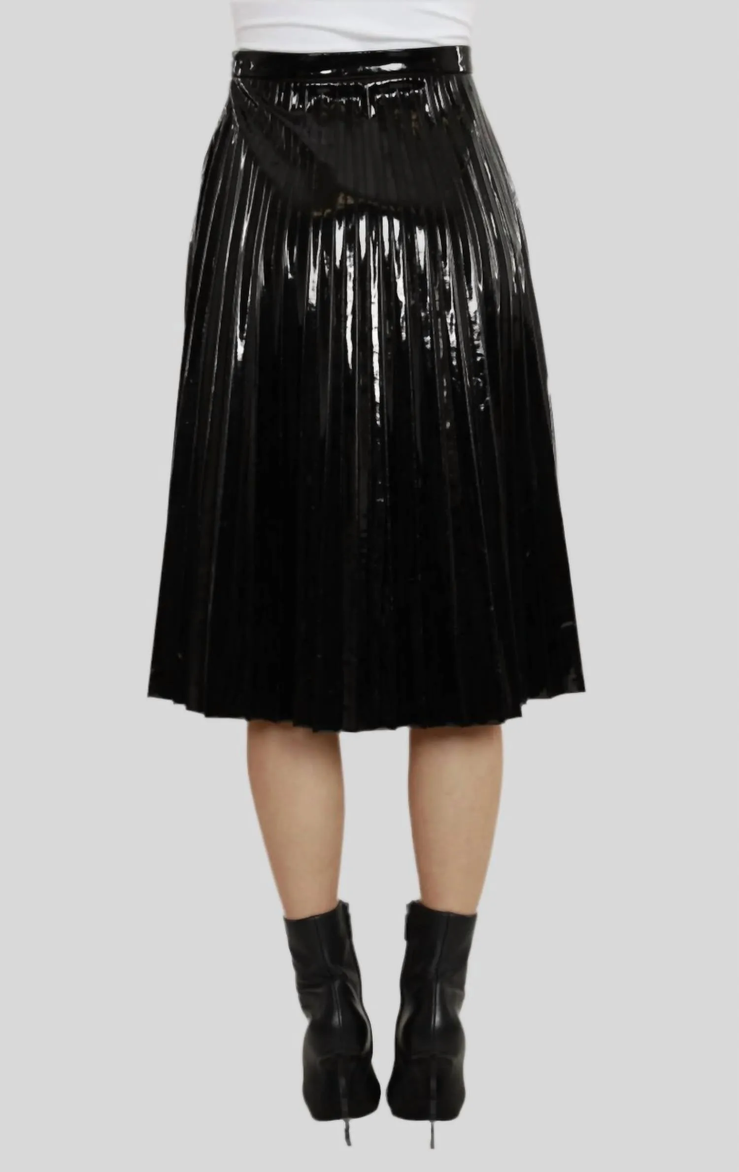 Vegan Patent Leather Pleated Skirt In Black